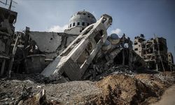 İsrail Gazze'de tarihi eserlerin bulunduğu binanın yer aldığı bölgeyi bombaladı