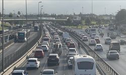 İstanbul'da okullarda uyum haftası ve haftanın ilk iş gününde trafik yoğunluğu yaşanıyor
