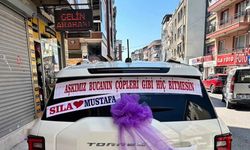 İzmir'de gelin arabası dikkat çekti: Aşkımız Buca'nın çöpleri gibi hiç bitmesin!