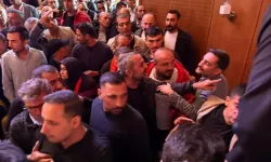 CHP İl Kongresi'nde yumruklar havada uçuştu