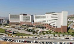 Elazığ’da balkondan düşen çocuk yaralandı