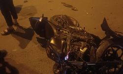 Motosiklet ile otomobil çarpıştı: 1 yaralı
