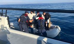 İzmir açıklarında 44 düzensiz göçmen yakalandı