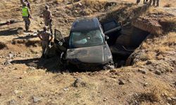 Muş’ta takla atan araç şarampole uçtu: 3 yaralı