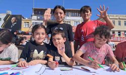 Filistinli çocuklar için resim çizdiler