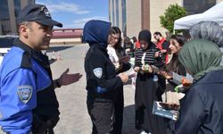 Kars’ta polis üniversite öğrencilerini bilgilendirdi
