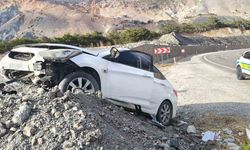 Malatya’da kontrolden çıkan araç toprak yığınına çarptı: 1 yaralı