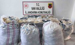 Van’da piyasa değeri yaklaşık 1 milyon 50 bin TL olan kaçak malzeme ele geçirildi