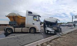 Tekirdağ’da minibüs ile tır kafa kafaya çarpıştı: 1 ağır yaralı