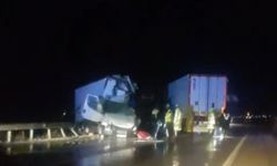 Konya’da tır ile kamyonet çarpıştı: 1 ölü, 2 yaralı