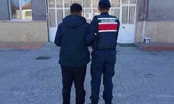 Jandarma 16 yıl hapis cezasıyla aranan şahsı yakaladı