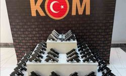 Uşak’ta otobüste 55 ruhsatsız tabanca bulundu