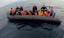 İzmir açıklarında 52 düzensiz göçmen yakalandı
