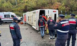 Bartın’da işçi servisi devrildi: 1 ölü, 19 yaralı