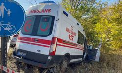 Hastaneye giden doktorun aracı ile hasta taşıyan ambulans çarpıştı: 1’i doktor, toplam 7 kişi yaralandı