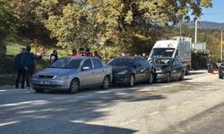 Bolu-Abant yolunda meydana gelen zincirleme kazada 3 kişi yaralandı