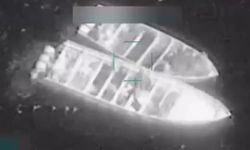 ABD ordusu Pasifik Okyanusu’nda uyuşturucu kaçakçılarını vurdu