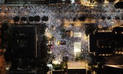 Gazze'ye saldırıların sona ermesi ve İsrailli rehinelerin iadesi için Tel Aviv'de gösteri düzenlendi