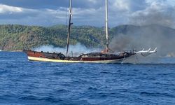 Fethiye'de yangın çıkan tekne söndürme çalışmaları sırasında battı