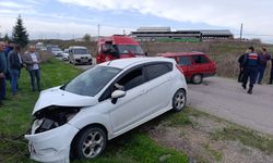 Balıkesir'deki trafik kazasında ağır yaralanan kişi hastaneye kaldırıldı