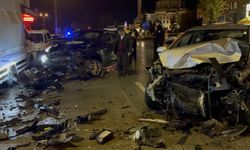 Eskişehir'de park halindeki araçlara çarpıp kaçan sürücü başka bir araçla çarpıştı