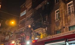 Beyoğlu'nda apartmanda çıkan yangında mahsur kalan 8 kişi kurtarıldı