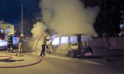 Kırıkkale'de seyir halindeki hafif ticari araçta çıkan yangın hasara yol açtı