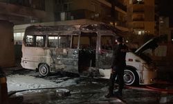 Aydın'da park halindeki minibüs yandı
