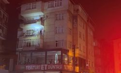 Kocaeli'de çöken apartmanın yakınındaki bir bina daha tedbiren boşaltıldı