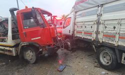 Bursa'da çekici ile kamyonet çarpıştı 4 yaralı