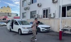 Polis süsü verip çakarla gezdi, havaya ateş açıp çocukların üzerini aradı
