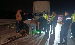 Gaziantep’te kamyonet kamyona arkadan çarptı