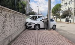Köşede çarpıştılar, site duvarında durdular