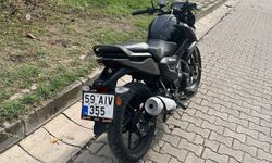Muratlı'da motosiklet ile hafif ticari araç çarpıştı: 2 yaralı