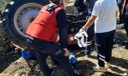 Balıkesir'de traktör devrildi: 1 yaralı