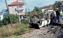 Zonguldak'ta İl Özel İdare aracı bahçeye uçtu: 1 yaralı
