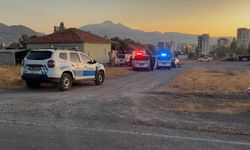Kar maskeli saldırganlar baba ve oğlunu vurdu