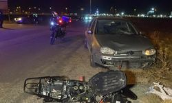 Otomobille çarpışan motosikletin sürücüsü yaralandı