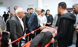 Malatya’da yol yapım ekibini taşıyan minibüs kaza yaptı: 4 yaralıa