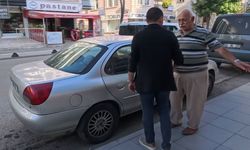 Yaşlı adamın park yerini unuttuğu aracını polis 2 dakikada buldu