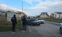 Kütahya'da otomobil 2 kişiye çarptı