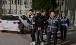 İki vatandaşı 1 milyon 800 bin TL dolandırdılar, polisin takibiyle yakalandılar