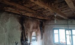 Bilecik'te bir eve yıldırım düştü