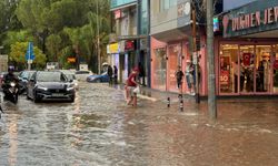Fethiye sağanak yağışa teslim oldu, ev ve iş yerleri sular altında kaldı