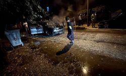 Seyir halindeki otomobil alev aldı