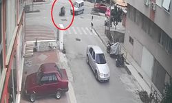 Motosiklet, hafif ticari araca çarpmamak için devrildi: 2 yaralı