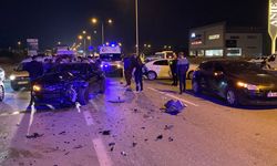 Bursa’da zincirleme kaza: 5 araç birbirine girdi, 3 kişi yaralandı