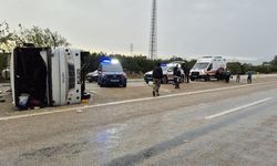 Adana’da tarım işçilerini taşıyan minibüs devrildi: 11 yaralı