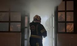 Denizli'de iki katlı binada çıkan yangından etkilenen kadın hastaneye kaldırıldı