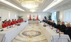 Cumhurbaşkanı Erdoğan, Yağlı Güreş Şampiyonlarını Kabul Etti